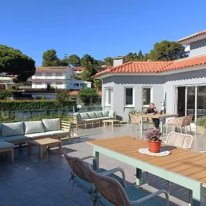 https://luna-house.hotels-lisbon-portugal.com